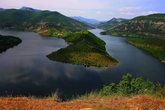 Reservoir real estate